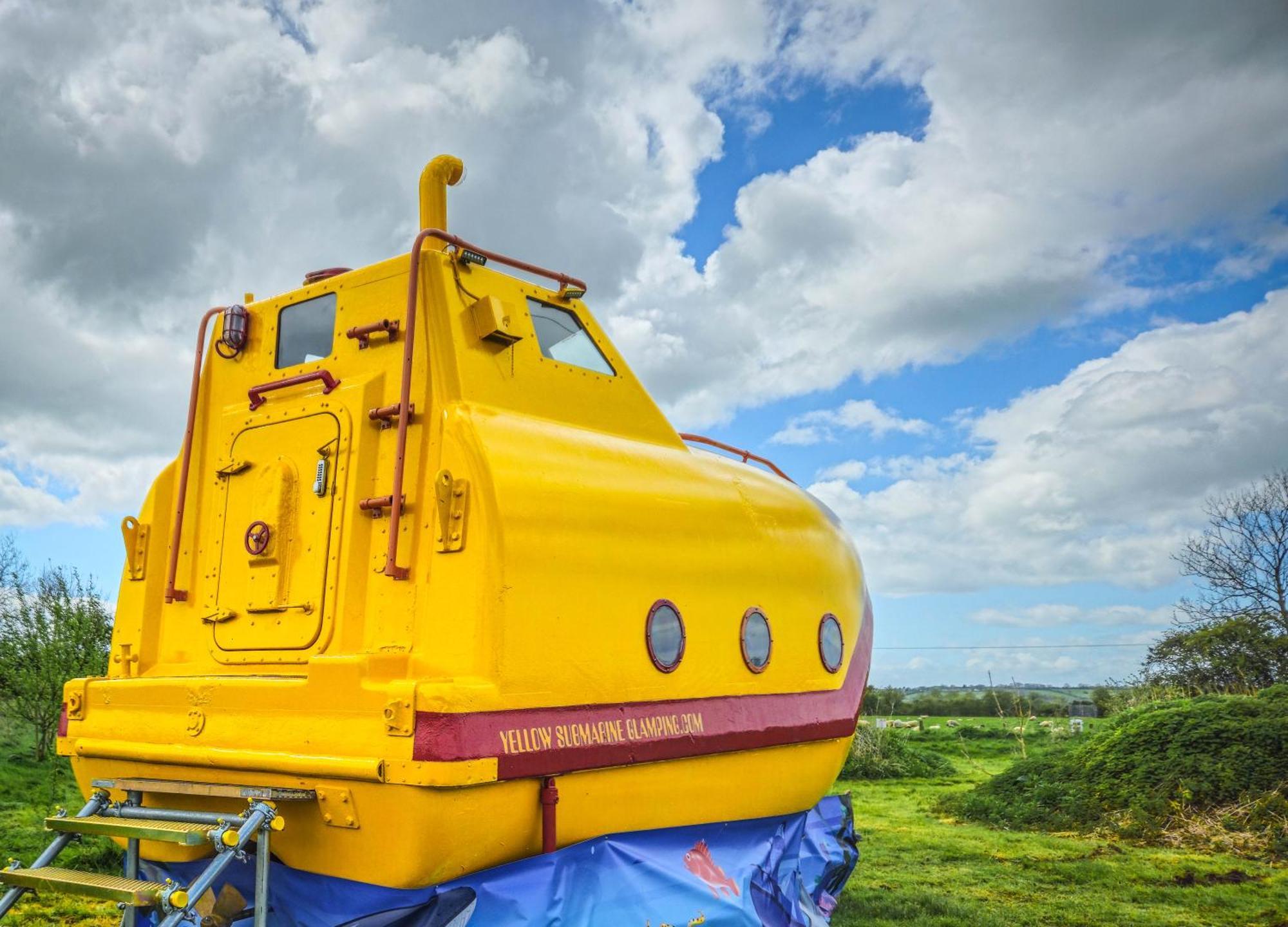 The Yellow Submarine Cheddar Exteriör bild